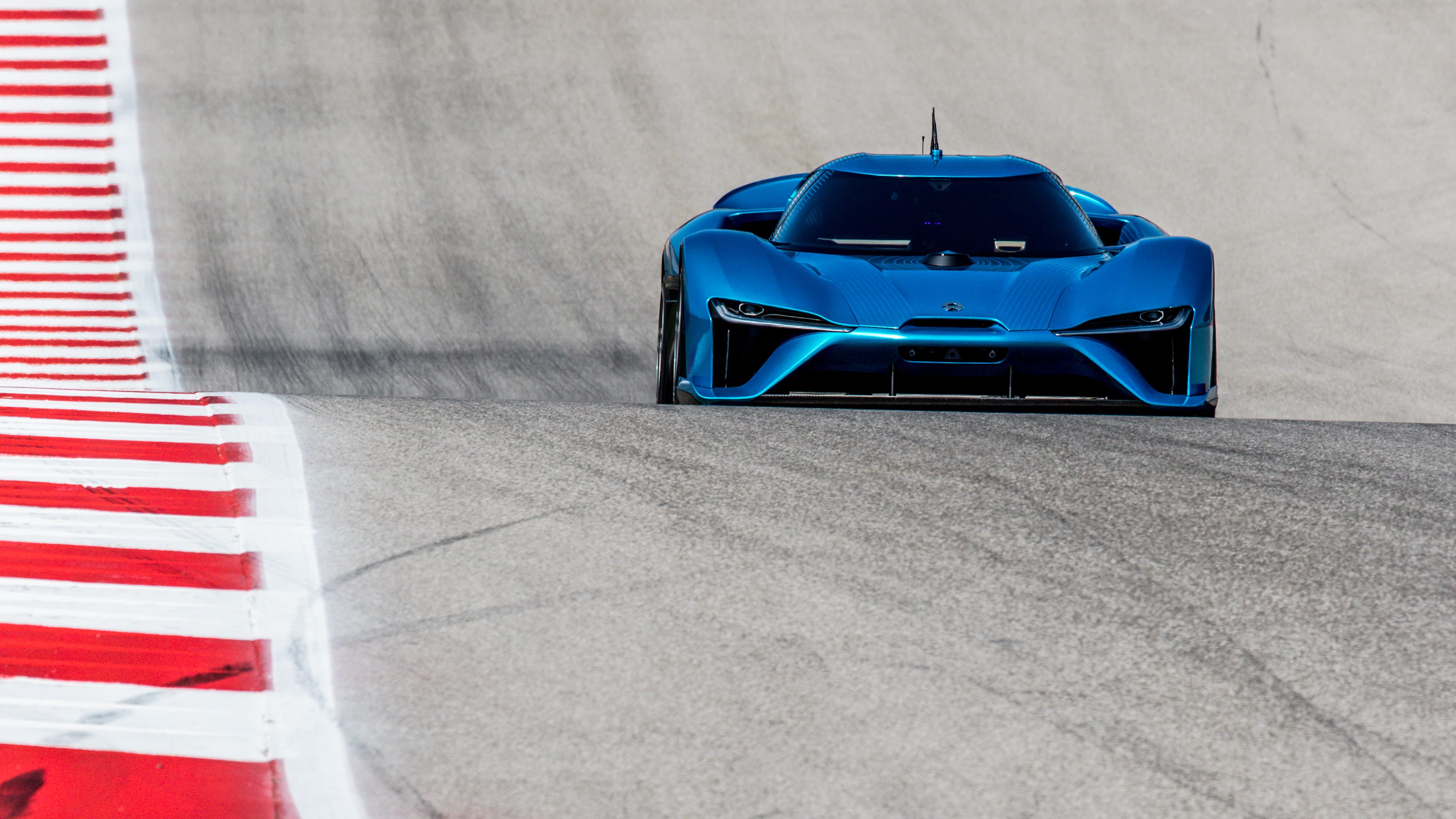 NIO EP9 at Circuit of the Americas setting autonomous lap record